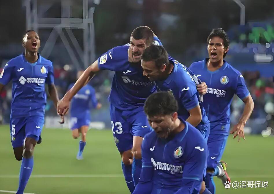 赛后突围战来临；皇家社会围绕德甲刷新队史纪录；赛场秩序良好；阵容厚度经受考验的简单介绍